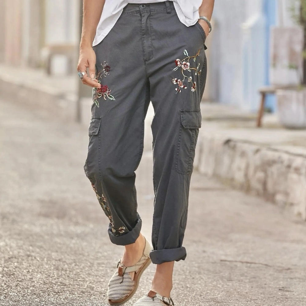 Sundance Gray Embroidered Cargo Pant Size 10 - Picture 2 of 10